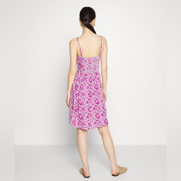 GAP Sleeveless Button-Front Dress - Picture 3 of 9